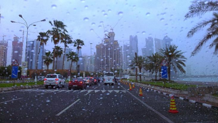 قطر: الأرصاد الجوية اليوم تحذر السائقين من تقلبات الطقس 