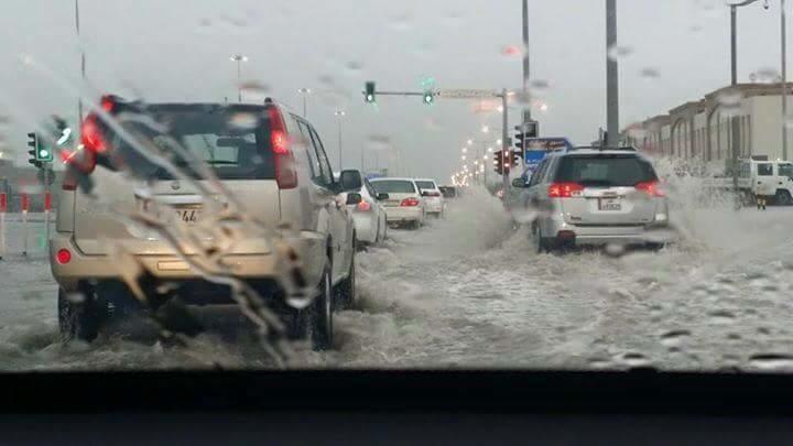 تحذيرات للسائقين من أمطار وعواصف رعدية تضرب قطر اليوم