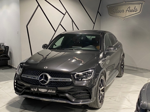 Mercedes-Benz... 2021