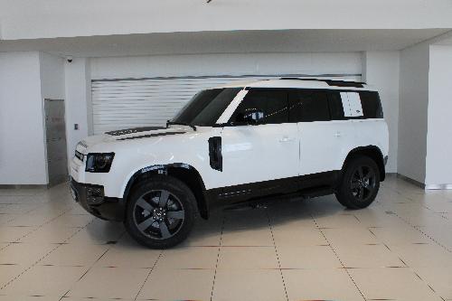 لاند روفر Defender 110 SE