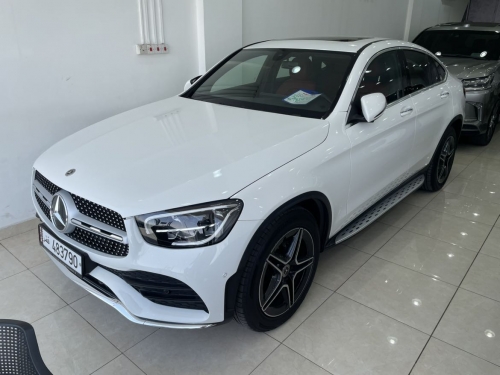 Mercedes-Benz... 2021