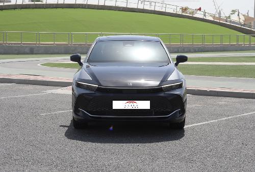 Toyota Crown hybrid 