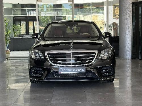 مرسيدس بنز S-Class Sedan 560
