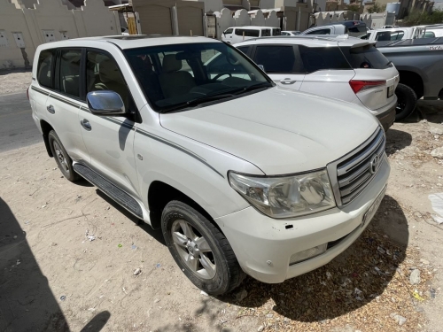 Toyota Land... 2011