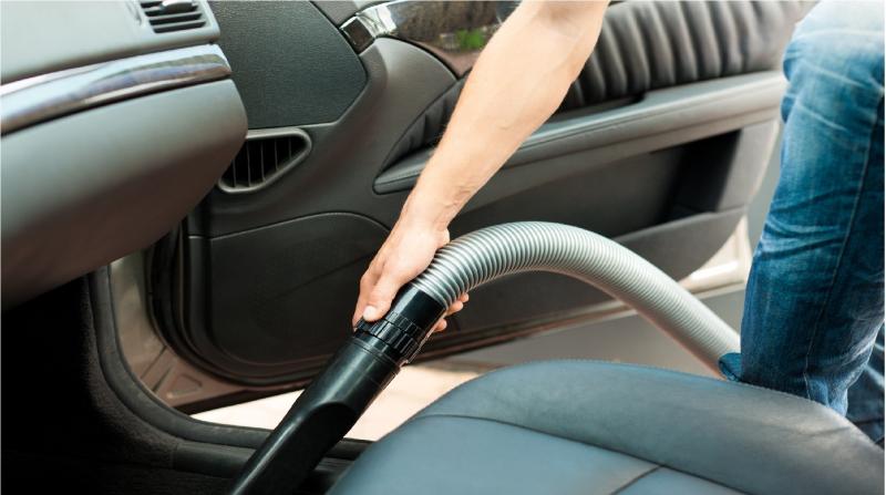 كيفية الحفاظ على نظافة سيارتك باستخدام خدمة غسيل متنقلة #شركة كروزر - تنظيف المقاعد والأرضيات بشكل فعال