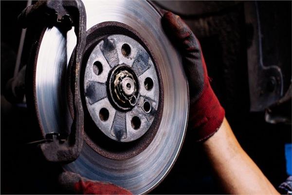 how-often-do-brakes-need-to-be-replaced-in-the-garage-with-carparts